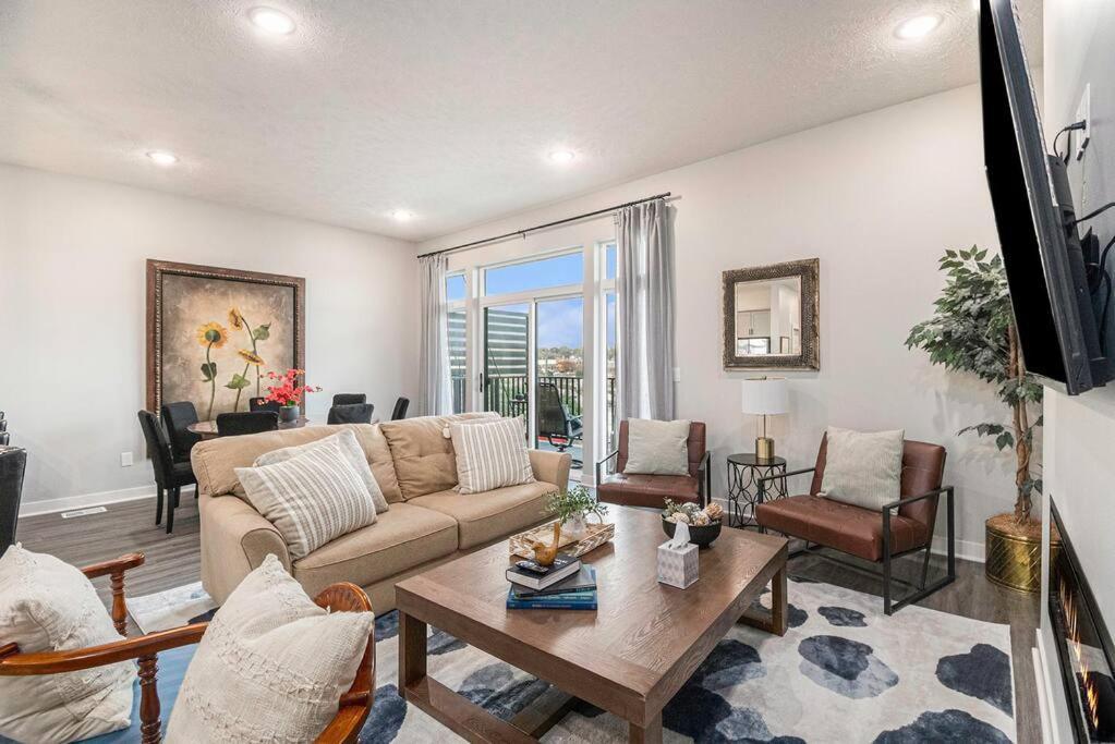 Luxurious Midtown Retreat With Elevator Access Διαμέρισμα Ομάχα Εξωτερικό φωτογραφία